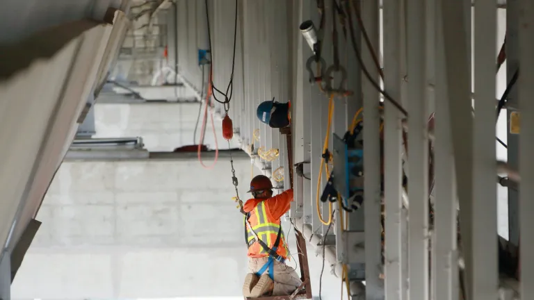 Seismic retrofit work on the Dumbarton Bridge