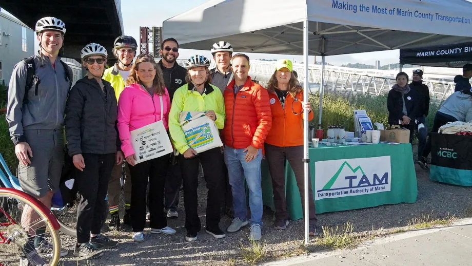 MTC Commissioner Stephanie Moulton-Peters with a group of volunteers on Bike to Work Day.