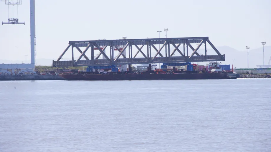 Truss being moved on a barge