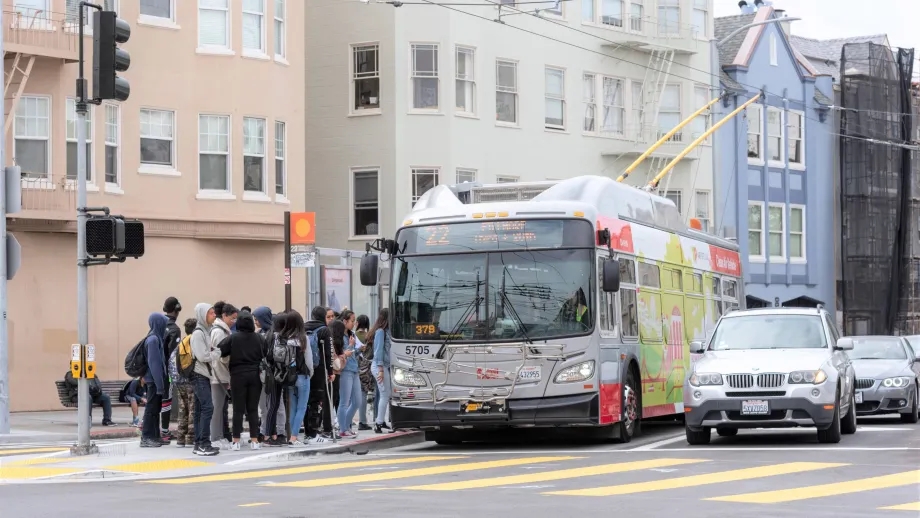 Muni bus