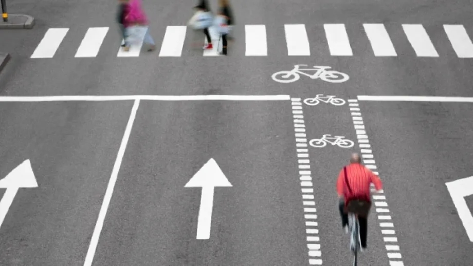 Street with crosswalk and bike lane
